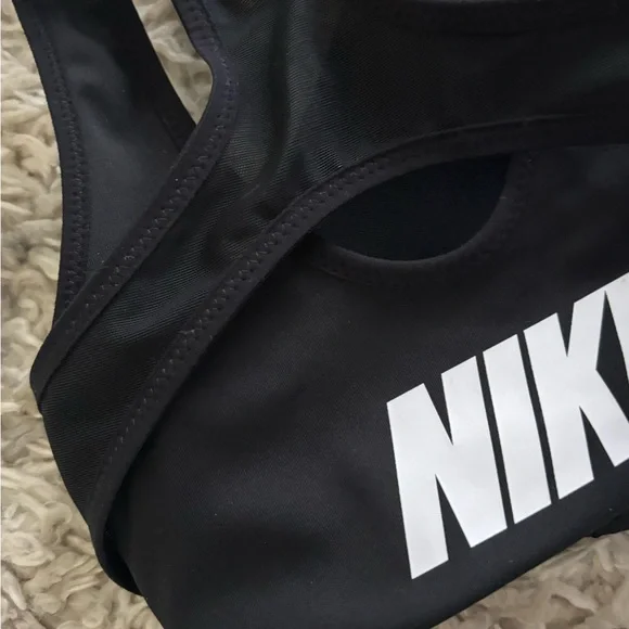 Nike Shape High-Support Sports Bra Medium - Picture 4 of 9
